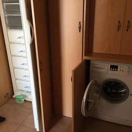 2 Bed Flat - Sleeps 4 - Pool - Parking - Wifi Apartment Xylophaghou